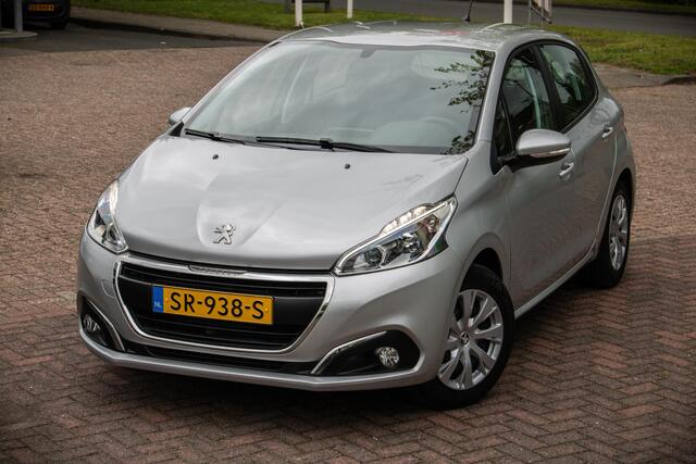 Peugeot 208 1.2 PureTech Blue Lion | Handgeschakeld | Navigatie