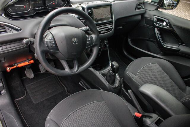 Peugeot 208 1.2 PureTech Blue Lion | Handgeschakeld | Navigatie