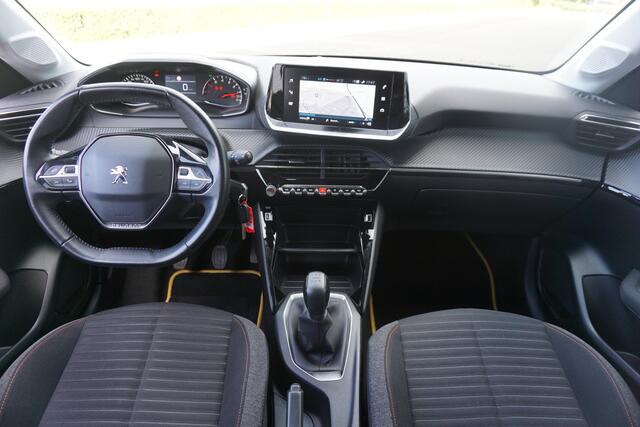 Peugeot 208 1.2 PureTech Blue Lease Active Climate / Navi / Cruise / Parkeers. / CARPLAY / Elektr. ramen / Lm velgen / NAP