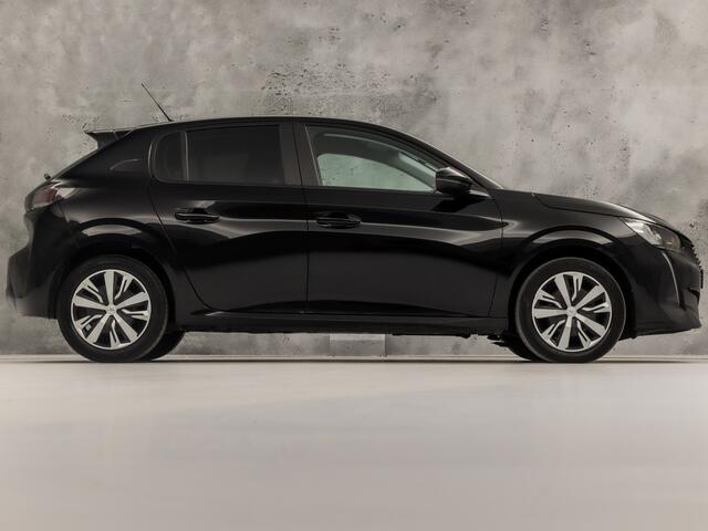 Peugeot 208 1.2 PureTech Sport Automaat (APPLE CARPLAY, PARKEERSENSOREN, GETINT GLAS, SPORTSTOELEN, CRUISE, LANE ASSIST, NIEUWSTAAT)