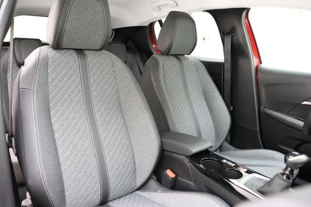 Peugeot 208 1.2T 100pk Allure | Trekhaak | Draadloos Apple Carplay/Android Auto | Parkeersensoren | Climate Control