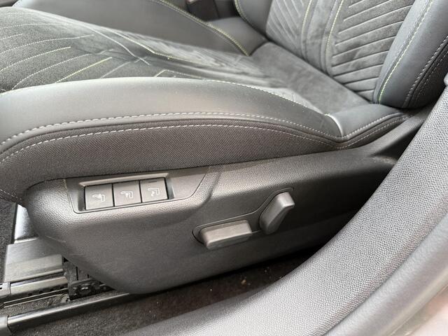 Peugeot 208 1.2 Hybrid 145 e-DCS6 GT | Full LED | Achteruitrijcamera | ALcantara interieur | Stoelverwarming | Privacy Glass