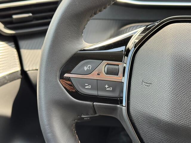 Peugeot 208 1.2 PT 100 Allure - adaptive cruise - camera - stoelverwarming