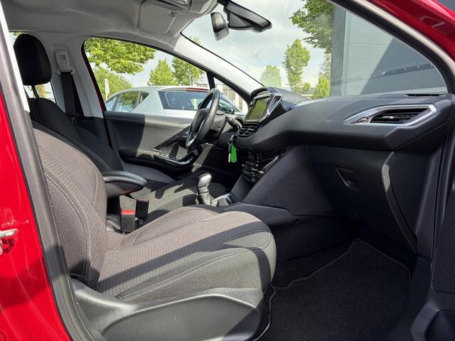 Peugeot 208 1.2 PureTech Blue Lease Executive Trekhaak,Navi,Cima,Cruise,Pdc,Net beurt gehad,Lm velgen,5 Deurs,D-riem vv in 2024,N.A.P,Apk tot 06-2027