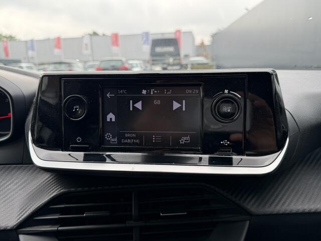 Peugeot 208 Benzine 5-deurs 1.2 * Airco * Cruise Control * DAB Radio * Wit * Vingerhoets; Vierde Generatie Eersteklas Service. Al meer dan 100 jaar een begrip in de Brabantse Kempen
