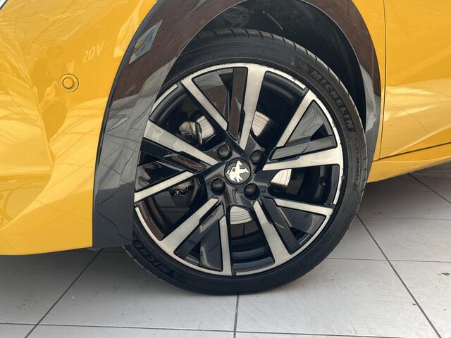 Peugeot 208 PureTech 100 GT | Panoramadak | Keyless | Adaptive Cruise Control | Stoelverwarming |