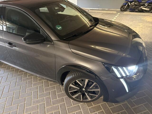 Peugeot 208 1.2 PT 100 GT