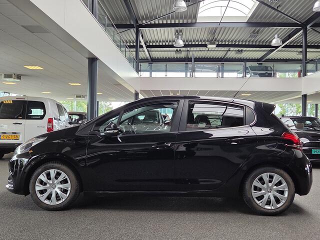 Peugeot 208 1.2 PureTech Blue Executive / Recent nieuwe D-riem en banden