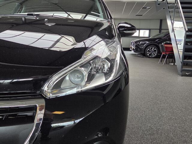 Peugeot 208 1.2 PureTech Blue Executive / Recent nieuwe D-riem en banden