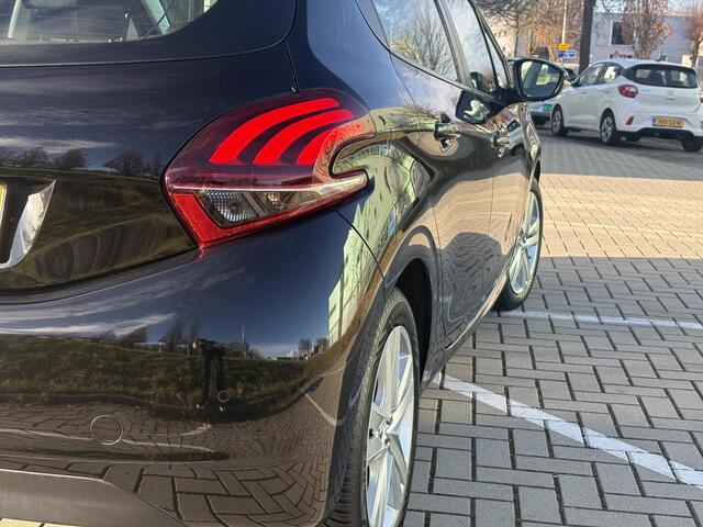 Peugeot 208 1.2 PureTech Signature carplay | AIRCO | lage kilometerstand