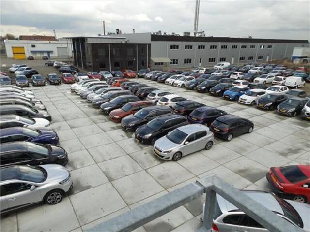 Peugeot 208 1.2 PureTech 100 Style ZEEEER lange garantie !! dus zorgloos rijden !