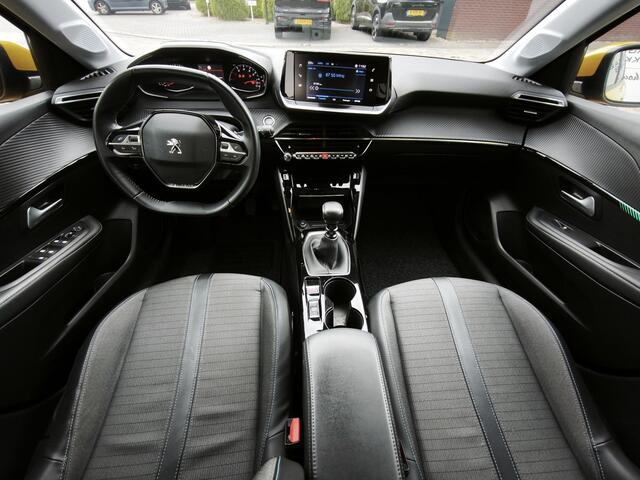 Peugeot 208 1.2 PureTech Allure Navi-Carplay Led Stoelverwarming Keyless Cruise-Control