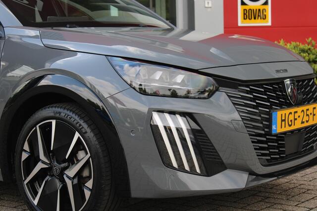 Peugeot 208 1.2 Hybrid 145PK AUTOMAAT GT | NAVIGATIE | DRAADLOZE APPLE CARPLAY/ANDROID AUTO | CAMERA VOOR + ACHTER | FULL LED KOPLAMPEN | LICHTMETALEN VELGEN 17" | DODEHOEK DETECTIE | DRAADLOZE TELEFOONLADER | KEYLESS ENTRY/START | DAB+ RADIO | ADAPTIVE CRUISE CONTRO