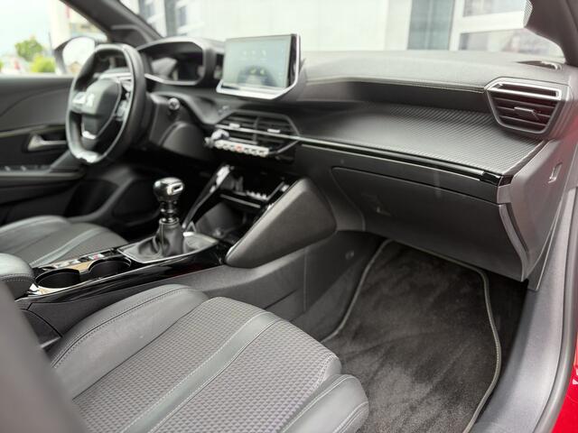 Peugeot 208 1.2 PureTech GT-Line 100pk | Volledig 3D digitaal instrumentenpaneel | Achteruitrijcamera | Apple Carplay/Android Auto | Bluetooth | Cruise control | LED koplampen | Navigatiesysteem full map | Dealer onderhouden!