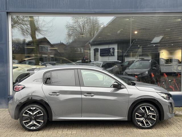 Peugeot 208 Hybrid 145 PK Automaat GT | Alcantara Stoelen met Verwarming en Massage | Full LED Verlichting | Navigatie via Telefoon | Camera | Parkeersensoren | Cruise Control | Keyless Entry | Dakspoiler | DAB+ Radio | Digitaal Dashboard | Apple Carplay Draadloos | 