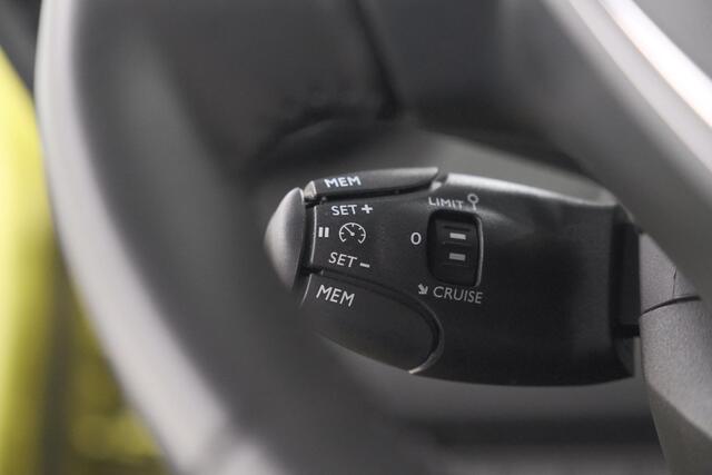 Peugeot 208 Hybrid 100 e-DCS6 Allure | Apple Carplay | Parkeersensoren Voor + Achter | Climate Control