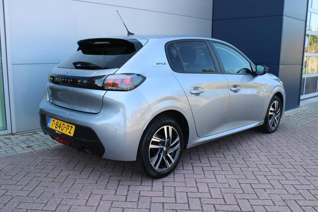 Peugeot 208 1.2 PureTech Style Airco Navi Camera Carplay Dealer onderhouden
