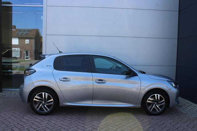 Peugeot 208 1.2 PureTech Style Airco Navi Camera Carplay Dealer onderhouden
