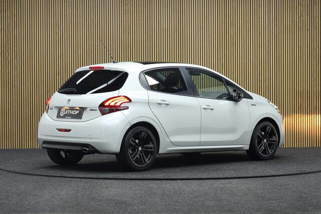 Peugeot 208 1.2 PureTech GT-Line | Panoramadak | Cruise-control | Camera | Clima | Parkeersensoren V+A | Parkeerassistent | Apple Carplay & Android Auto | Navigatie | LM Velgen