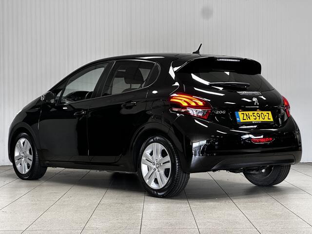 Peugeot 208 1.2 PureTech Signature/ D-Riem verv: 71.000 KM!/ Apple + Android/ Navi/ Airco/ Cruise/ DAB+/ Elek. pakket/ Isofix/ Bluetooth/ Armsteun/ Multi. LEDER. Stuur/ Mistl./ PDC/ LED Dagrijverl.