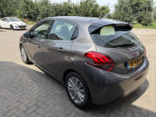 Peugeot 208 1.2 PureTech Blue Lease Allure