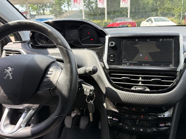 Peugeot 208 1.2 PureTech Blue Lease Allure