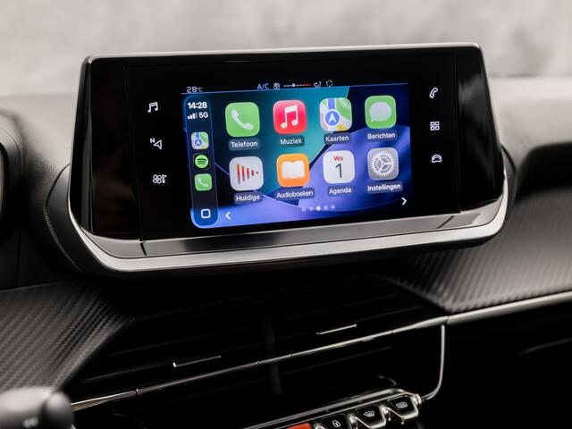 Peugeot 208 1.2 PureTech Sport 101Pk (APPLE CARPLAY, NAVIGATIE, CRUISE, PARKEERSENSOREN, SPORTSTOELEN, LM VELGEN, LANE ASSIST, NIEUWE APK, NIEUWSTAAT)