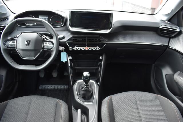 Peugeot 208 1.2 PureTech 100pk Style Cruise, Carplay, PDC, DAB, Navi