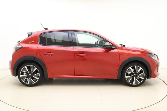 Peugeot 208 1.2 PureTech GT-Line | 100PK | Trekhaak | Achteruitrijcamera | Cruise control | Airco | Climate control | Interieurverlichting | Navigatie | Sportstuurwiel | DAB+