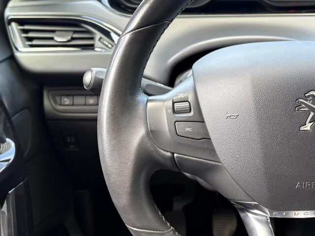 Peugeot 208 1.2 PureTech Carplay Airco Cruise Pdc