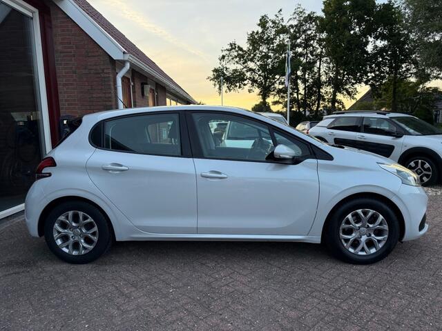 Peugeot 208 1.2 PURET. BLUE LION Orig. NL/Cruise Control/Airco/Navigatie/Trekhaak
