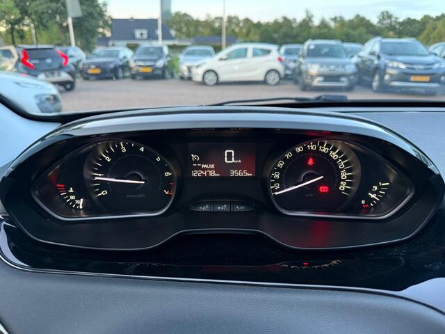 Peugeot 208 1.2 PURET. BLUE LION Orig. NL/Cruise Control/Airco/Navigatie/Trekhaak