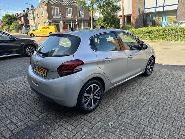 Peugeot 208 1.2 PureTech Blue Lease Premium Airco/Camera/Cruise/Apple CarPlay/Android auto Eurorepar