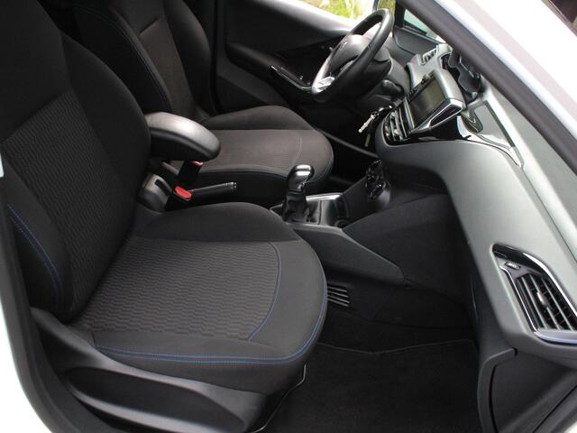 Peugeot 208 1.2 PureTech Signature | Airco | Navi | Park sens | Lm-Velgen