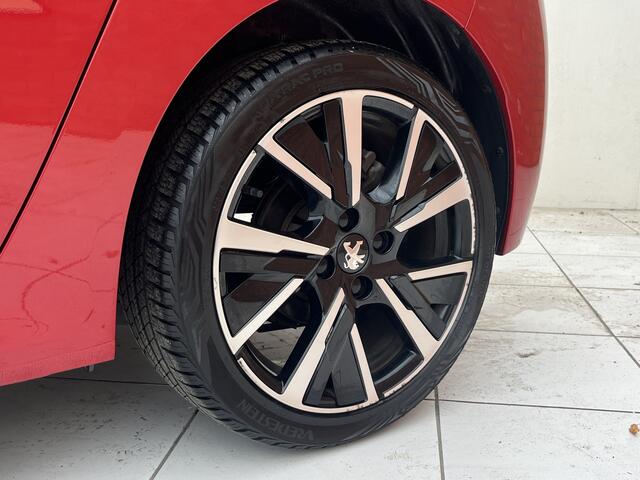 Peugeot 208 PureTech 100 Allure | Carplay/Android Auto | Navigatie | Bluetooth | Parkeersensoren achter | Climate Control | Cruise Control |