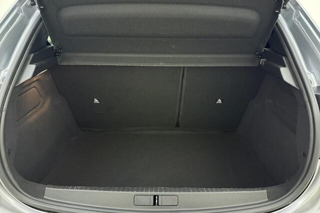 Peugeot 208 1.2 Hybrid 145 e-DCS6 GT | 17 Inch | Automaat | Achteruitrijcamera | Apple carplay | Voorstoelen verwarmd |