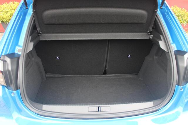 Peugeot 208 1.2 Hybrid 145PK AUTOMAAT GT | NAVIGATIE | DRAADLOZE APPLE CARPLAY/ANDROID AUTO | CAMERA VOOR + ACHTER | FULL LED KOPLAMPEN | LICHTMETALEN VELGEN 17" | DODEHOEK DETECTIE | DRAADLOZE TELEFOONLADER | KEYLESS ENTRY/START | DAB+ RADIO | ADAPTIVE CRUISE CONTRO