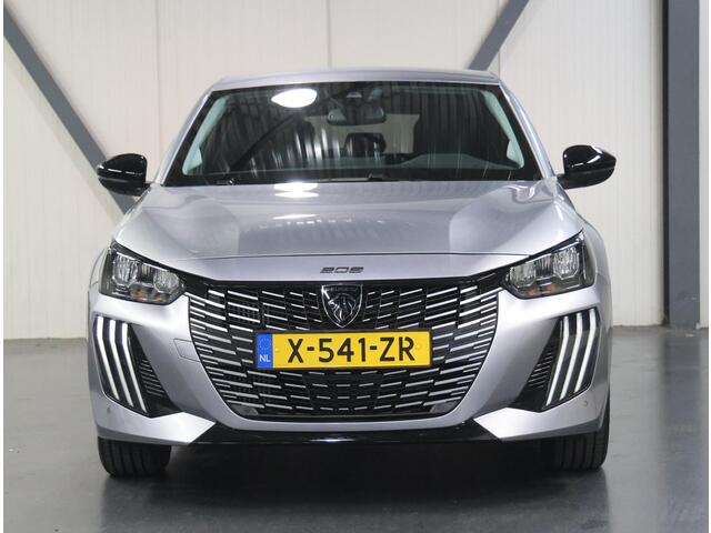 Peugeot 208 1.2 100PK Allure | 1ste eigenaar | AppleCarplay/AndroidAuto | Armsteun | Parkeersensoren | FULL LED | Navigatie | Lederen Stuurwiel | Climate Control | Cruise Control | 16" LMV | Isofix | Privacy Glass |