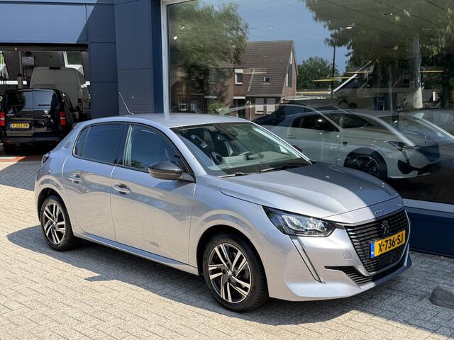 Peugeot 208 1.2 Turbo 100 PK Allure Pack | All season banden | Keyless Entry/Start | Stoelverwarming | Adaptive Cruise Control | Parkeercamera | Navigatie via Telefoon | LED Verlichting | Lichtmetalen Velgen | Digitaal Dashboard | Climate Control |