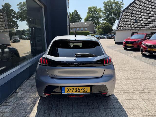 Peugeot 208 1.2 Turbo 100 PK Allure Pack | All season banden | Keyless Entry/Start | Stoelverwarming | Adaptive Cruise Control | Parkeercamera | Navigatie via Telefoon | LED Verlichting | Lichtmetalen Velgen | Digitaal Dashboard | Climate Control |