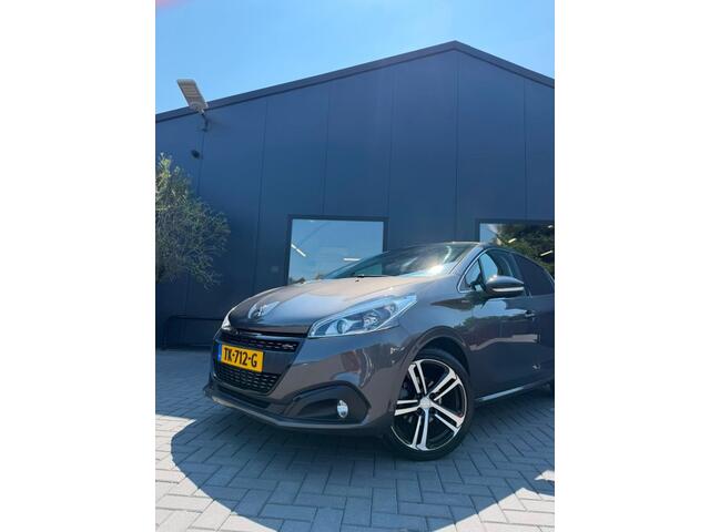 Peugeot 208 1.2 PureTech GT-Line 110pk AUT / Apple Carplay / Camera / Navi