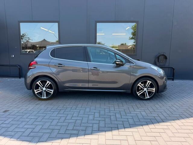 Peugeot 208 1.2 PureTech GT-Line 110pk AUT / Apple Carplay / Camera / Navi