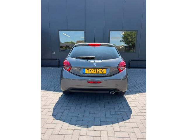 Peugeot 208 1.2 PureTech GT-Line 110pk AUT / Apple Carplay / Camera / Navi