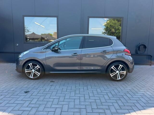 Peugeot 208 1.2 PureTech GT-Line 110pk AUT / Apple Carplay / Camera / Navi
