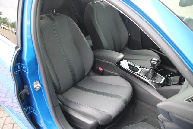 Peugeot 208 1.2 PureTech 100pk Allure Pack Airco Navi Camera Carplay 41.492km Nieuwstaat