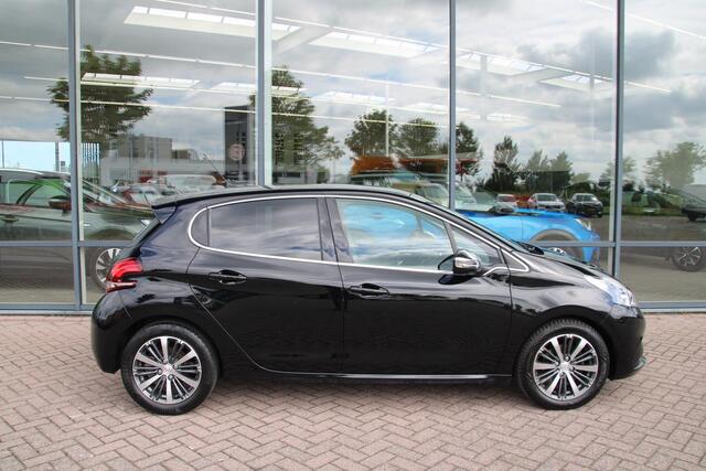 Peugeot 208 1.2 PureTech Allure Airco Navi Carplay Dealer onderhouden