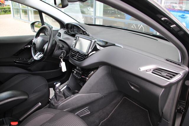 Peugeot 208 1.2 PureTech Allure Airco Navi Carplay Dealer onderhouden