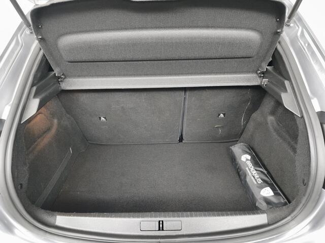 Peugeot 208 1.2 PureTech Active Pack | Parkeersensor | Navigatie | Climate Control | Lichtmetaal | AppleCarplay |