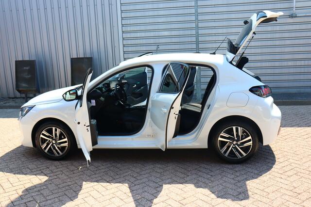 Peugeot 208 1.2 PureTech Allure Pack O.a: Dig. Display, DAB, Clima, Carplay, Cruise, Etc. All-in prijs!