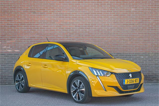 Peugeot 208 1.2 PureTech GT-Line, 1e eigenaar, Panoramadak, Keyless, Navigatie, Full LED, Camera, DAB+.